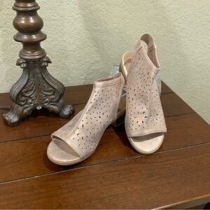 Falls Creek Peep Toe Shoes